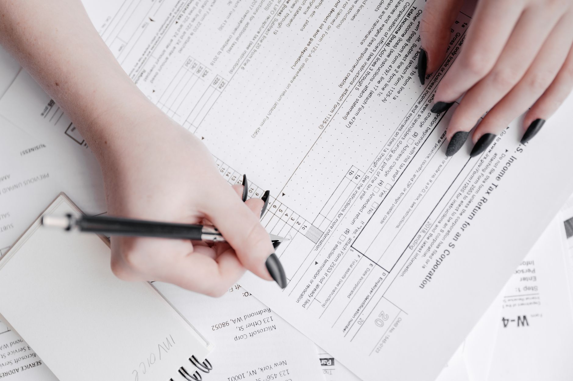 Independent contractor legal compliance and executive contract documentation