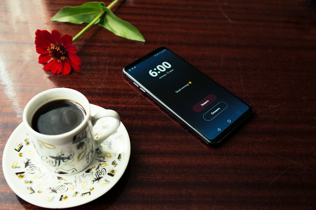 TikTok Auto-Publish vs Manual Push Notification